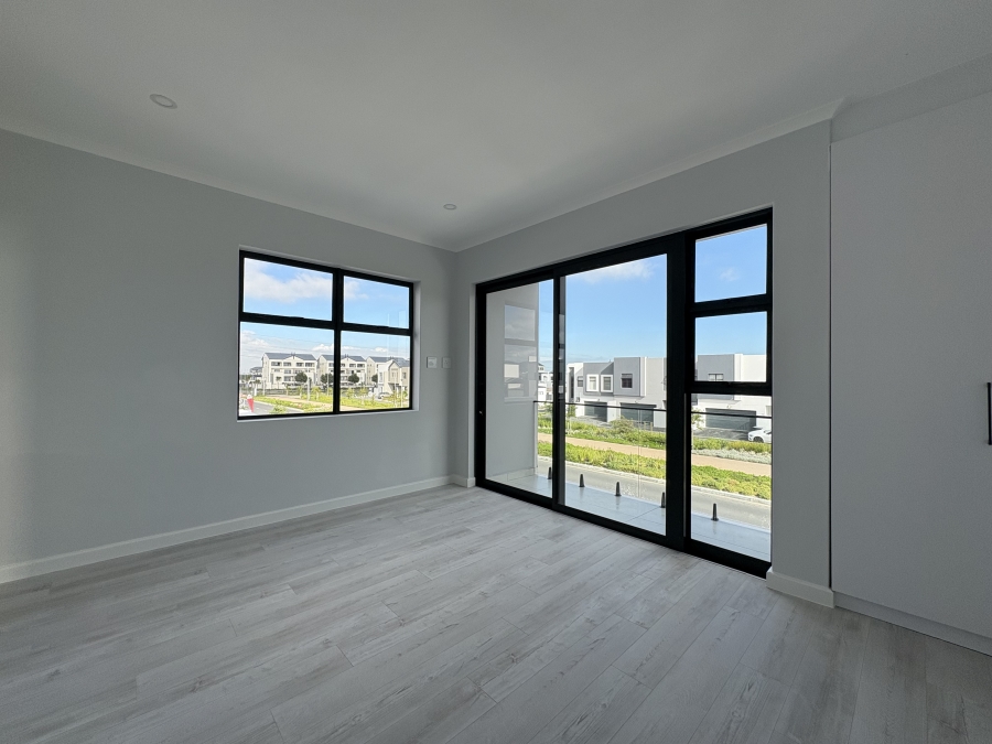 5 Bedroom Property for Sale in Sandown Western Cape